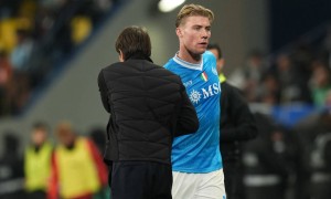 意超杯-内雷斯破门霍伊伦建功 那不勒斯2-0米兰进决赛