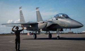 这架F-22惨了，果然对付美国空军，波音公司才是专业的