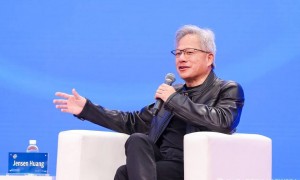 黄仁勋谈对年轻人的建议：尽快用AI，多用AI