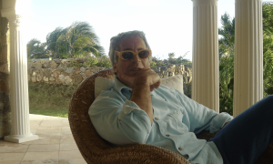 美司法部再公开两批爱泼斯坦案文件，超550页被涂黑，克林顿被大量提及