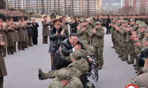 赴俄朝鲜工兵120天后回国，金正恩发表讲话：自己每天都看战报，现在终于放心了